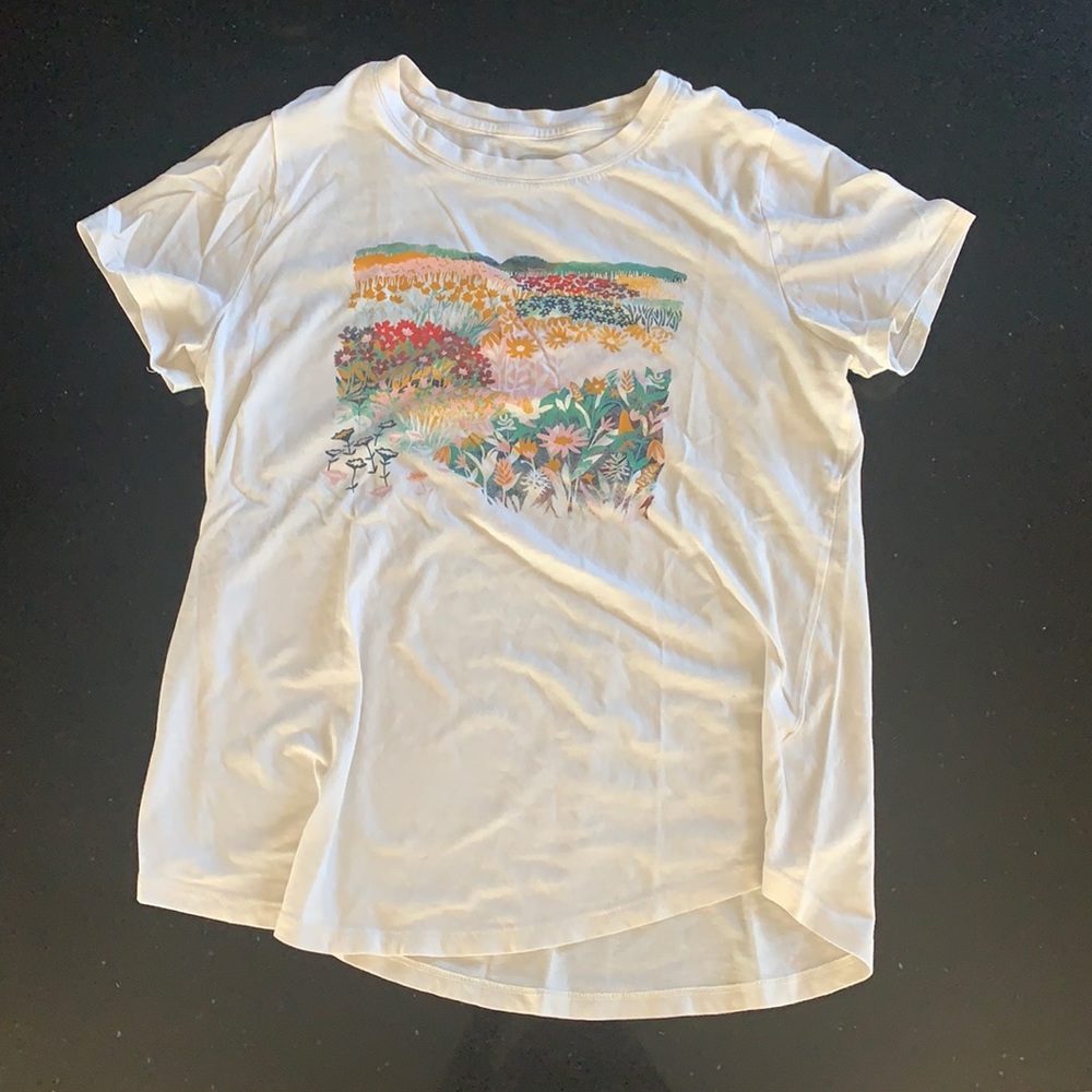 Old Navy Cream/White flower T-Shirt